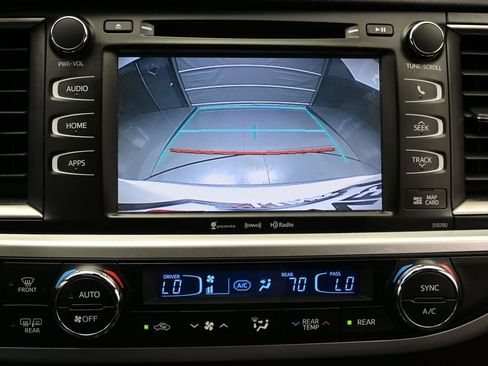 Used 2019 Toyota Highlander XLE AWD/4WD image 37