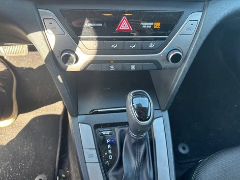 Used 2018 Hyundai Elantra SEL FWD image 4