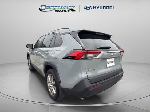 Used 2021 Toyota RAV4 XLE Premium FWD image 4