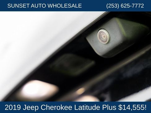 Used 2019 Jeep Cherokee Latitude Plus AWD/4WD image 26