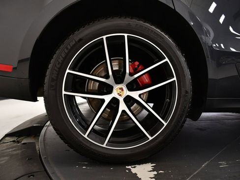 Used 2024 Porsche Macan S image 18