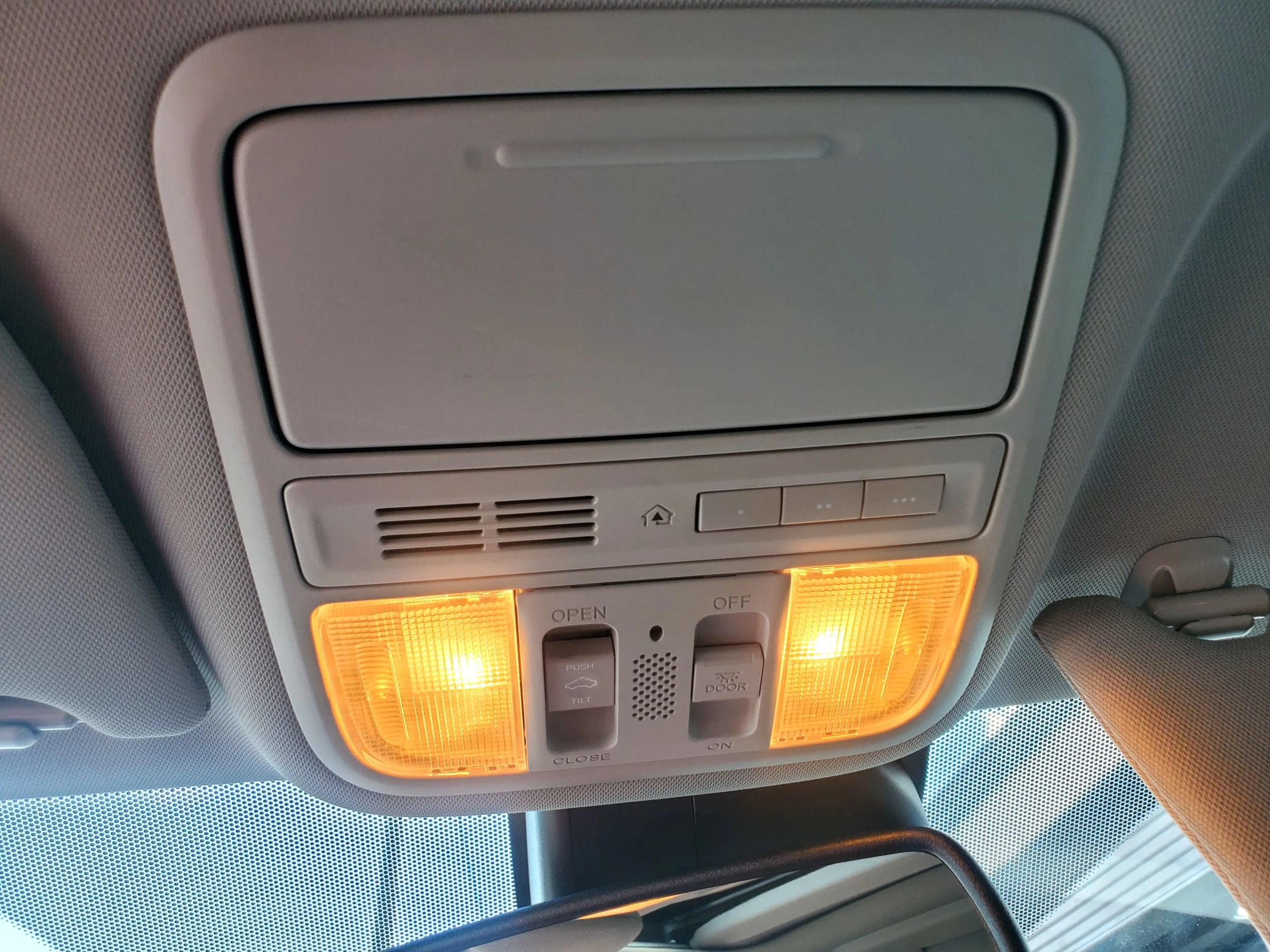 Used 2015 Honda Odyssey Touring Elite image 50