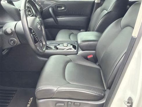 Used 2022 Nissan Armada SV w/ SV Appearance Package image 10