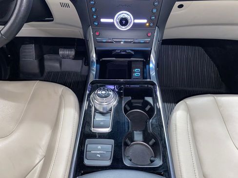 Used 2020 Ford Edge Titanium image 21