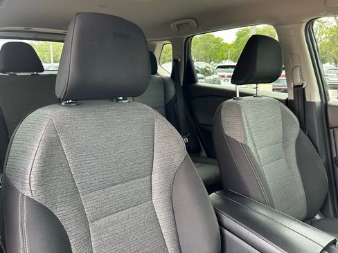 Used 2023 Nissan Rogue SV FWD image 37