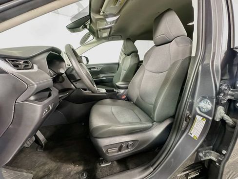 Used 2025 Toyota RAV4 XLE AWD/4WD image 17