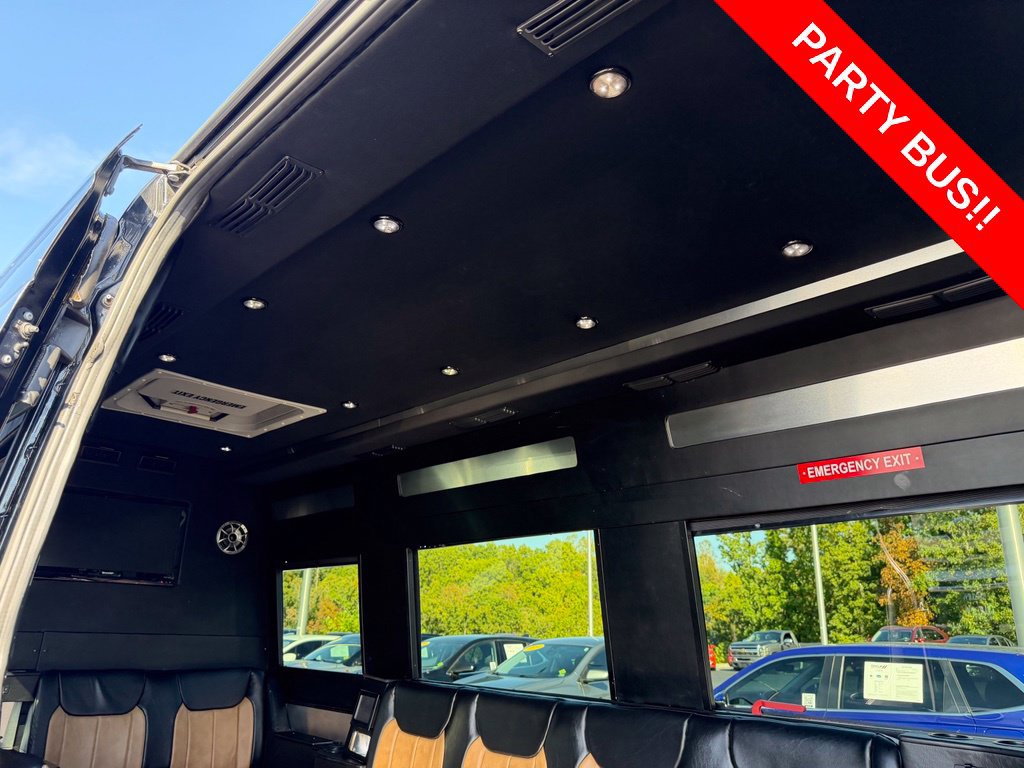 Used 2011 Mercedes-Benz Sprinter 2500 image 38