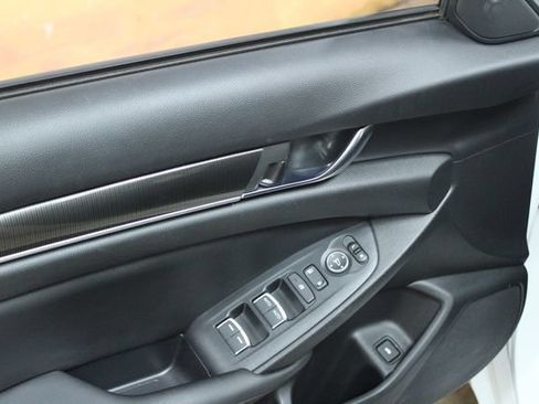 Used 2019 Honda Accord Sport image 13