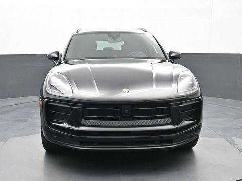 Certified 2025 Porsche Macan AWD/4WD image 26