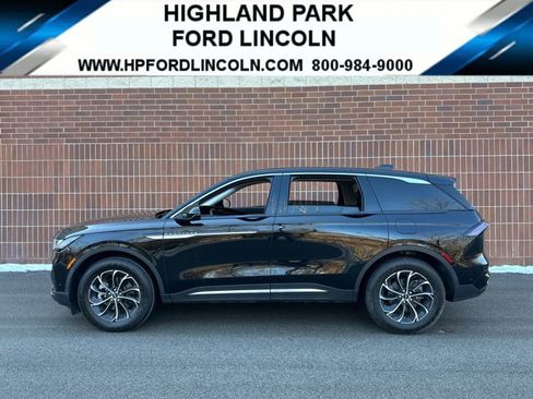 Used 2024 Lincoln Nautilus Premier image 1