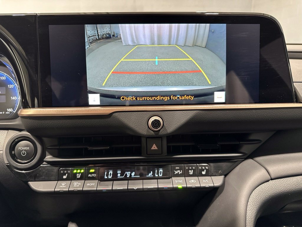 Certified 2026 Toyota Crown AWD/4WD image 11