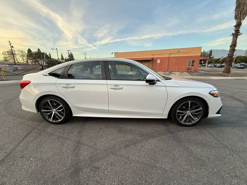 Used 2024 Honda Civic Touring image 4