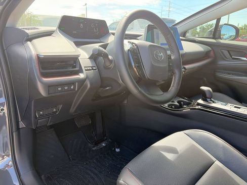 Used 2026 Toyota Prius Plug-In Hybrid FWD image 10