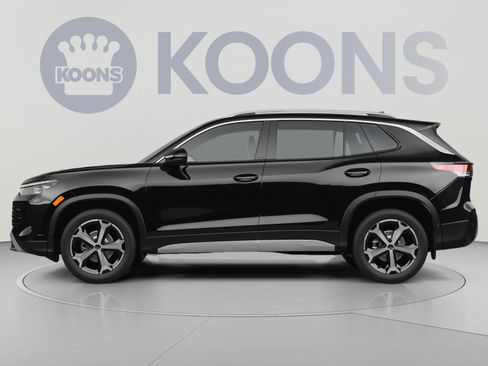 Used 2022 Volkswagen Tiguan SE w/ Panoramic Sunroof Package FWD image 2