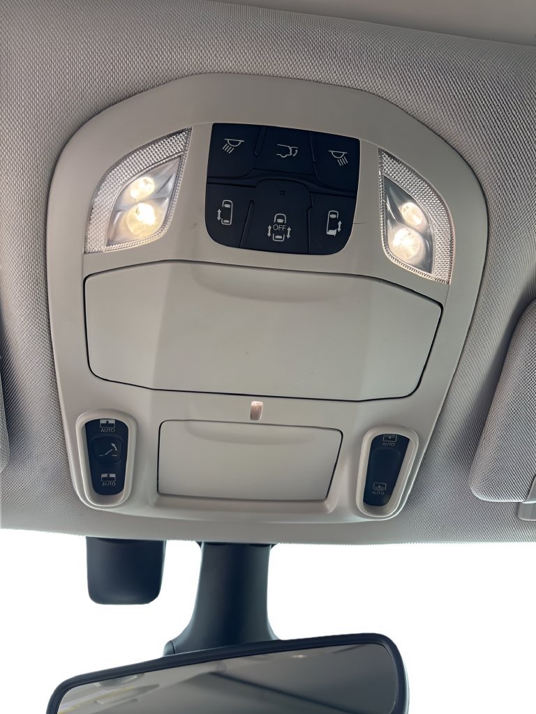 Used 2022 Chrysler Pacifica Limited FWD image 19
