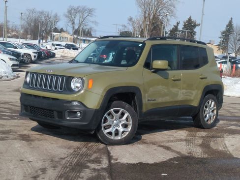 Used 2015 Jeep Renegade Latitude w/ Popular Equipment Group image 1