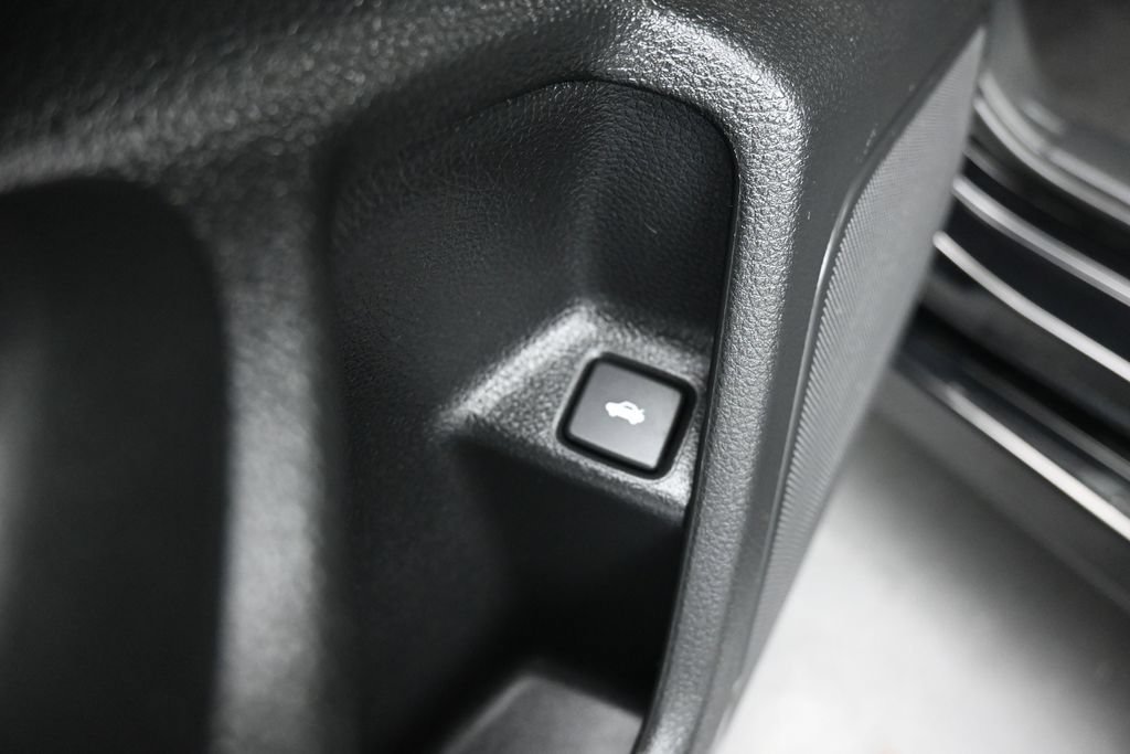 Used 2018 Honda Civic EX image 11
