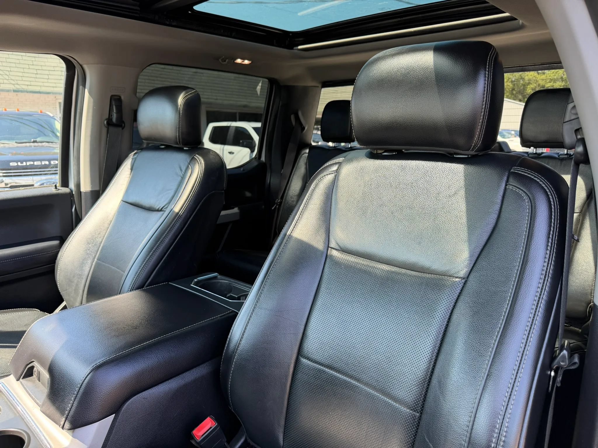 Used 2019 Ford F250 Lariat w/ Lariat Ultimate Package AWD/4WD image 16