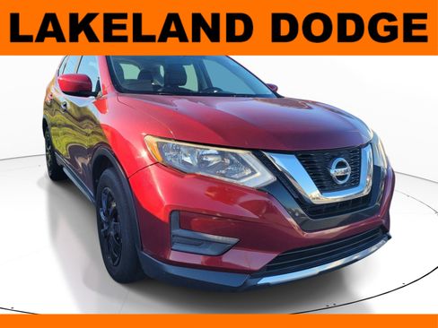 Used 2017 Nissan Rogue S FWD image 1