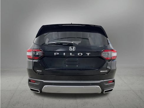 New 2026 Honda Pilot Touring image 4