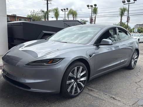 Used 2025 Tesla Model 3 RWD image 3