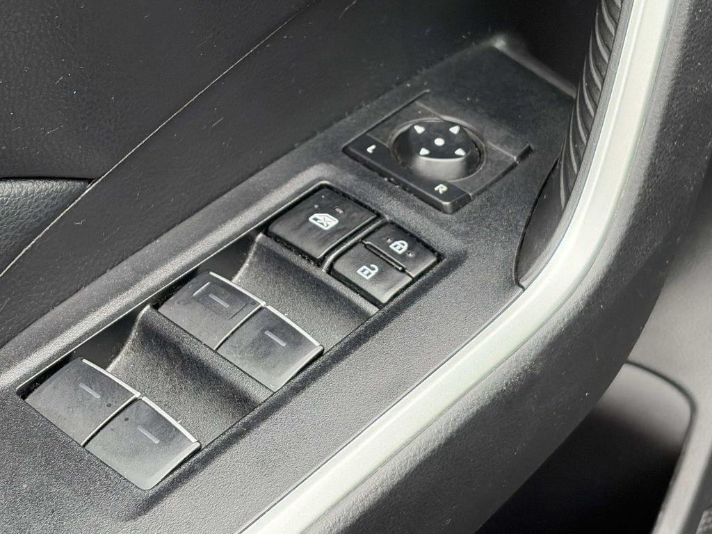 Used 2023 Toyota RAV4 XLE AWD/4WD image 17