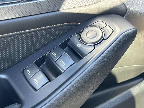 Certified 2021 Chevrolet Traverse Premier w/ Redline Edition FWD image 19