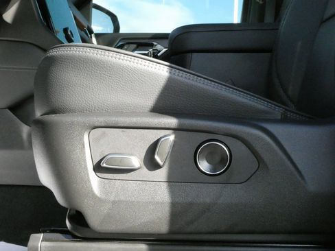 Certified 2025 GMC Yukon Denali image 8