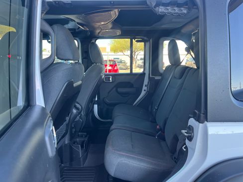 Used 2024 Jeep Wrangler Unlimited Rubicon w/ Convenience Group image 17