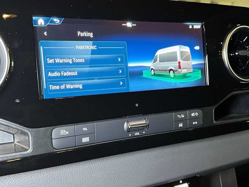 Used 2025 Mercedes-Benz Sprinter 2500 image 33