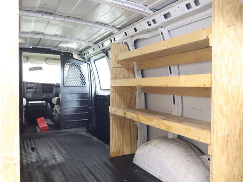 Used 2020 GMC Savana 2500 w/ Driver Convenience Package image 9