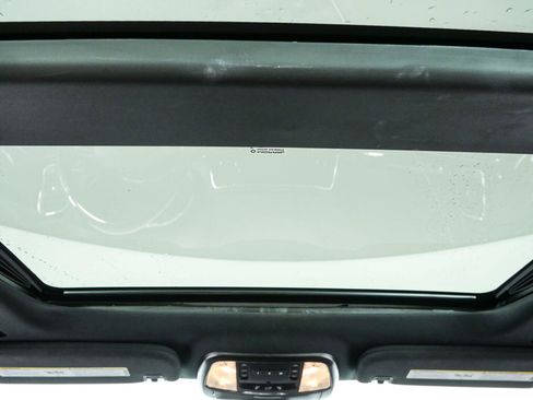 Used 2020 Jeep Grand Cherokee Overland RWD image 5