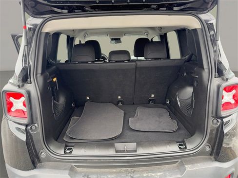 Used 2020 Jeep Renegade Latitude image 22