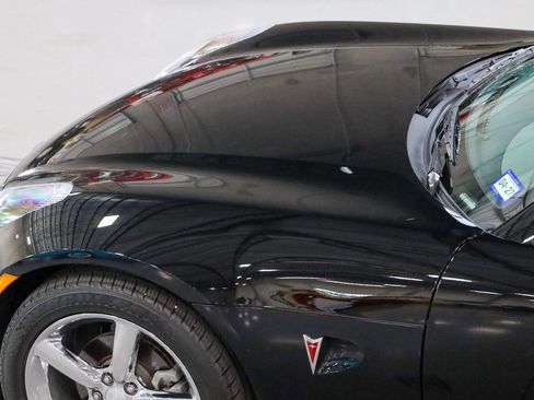 Used 2009 Pontiac Solstice GXP w/ Premium Package RWD image 9