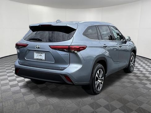 Used 2021 Toyota Highlander XLE image 6