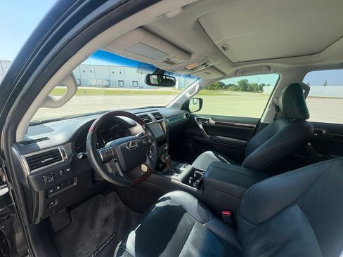 Used 2015 Lexus GX 460 w/ Premium Package AWD/4WD image 9