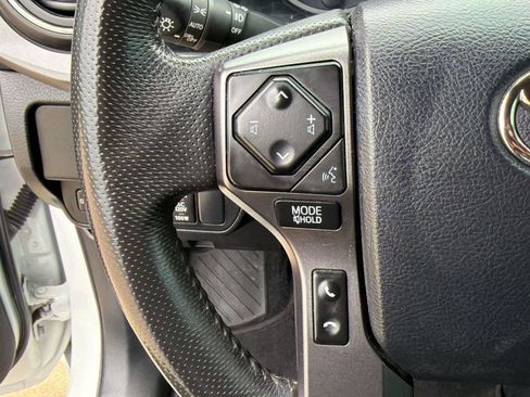Used 2023 Toyota Tacoma TRD Sport AWD/4WD image 16