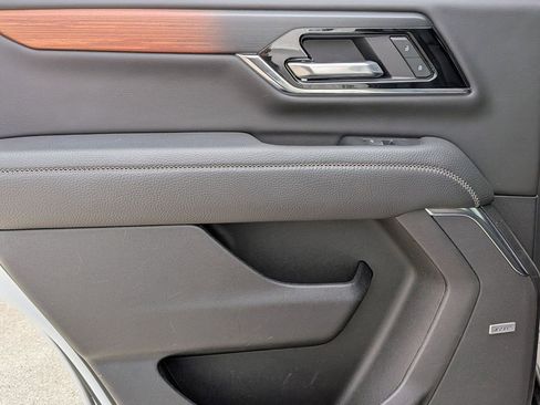 Used 2025 GMC Yukon Denali image 24