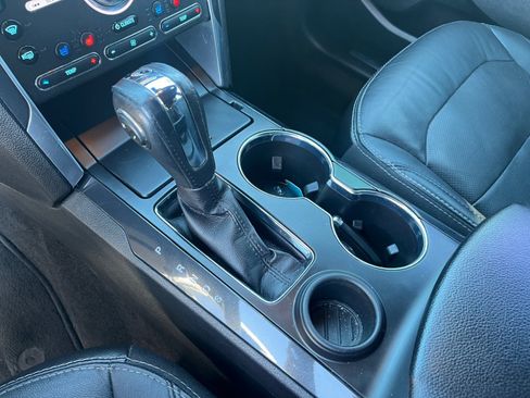 Used 2018 Ford Explorer Limited w/ Ford Safe & Smart Package image 31