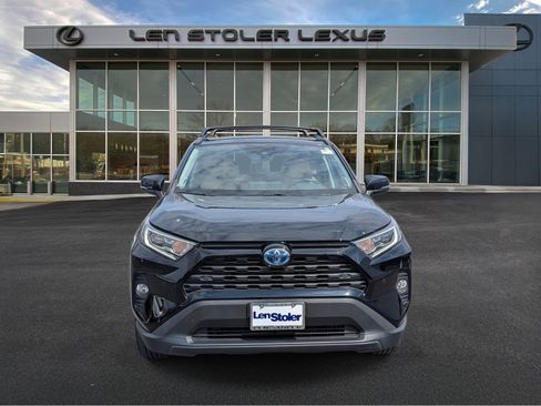 Used 2021 Toyota RAV4 XLE Premium image 8