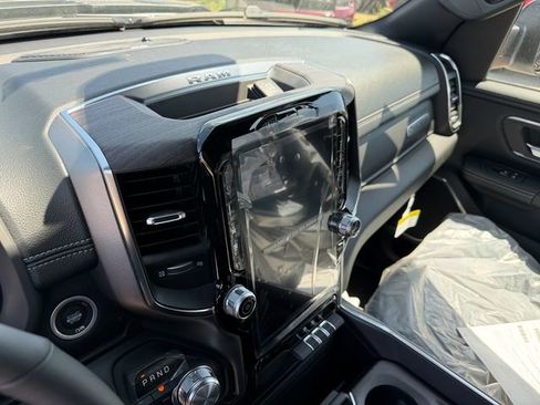 New 2026 RAM 1500 Laramie AWD/4WD image 21