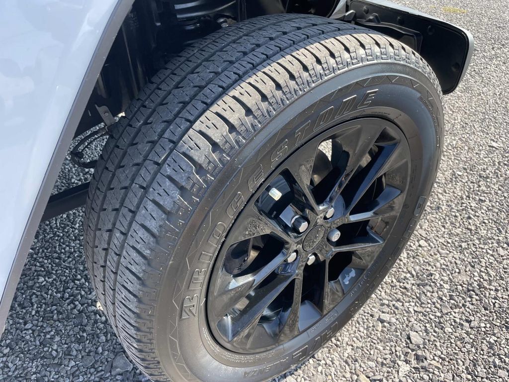 Used 2021 Jeep Wrangler Unlimited Sahara w/ Cold Weather Group AWD/4WD image 33