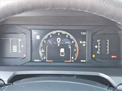 Certified 2025 Toyota Tacoma SR5 AWD/4WD image 14