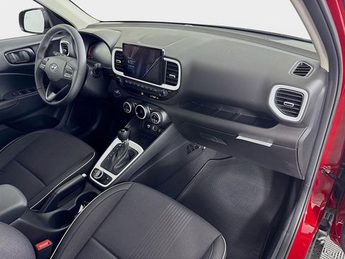 Certified 2025 Hyundai Venue Limited image 28
