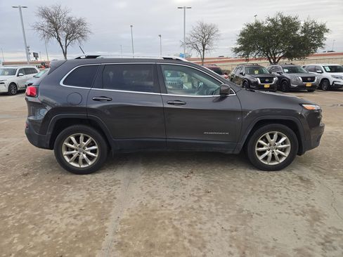 Used 2015 Jeep Cherokee Limited image 2