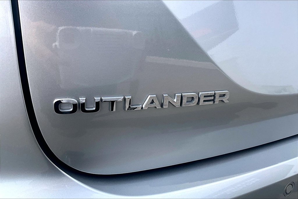 Used 2024 Mitsubishi Outlander SEL AWD/4WD image 8
