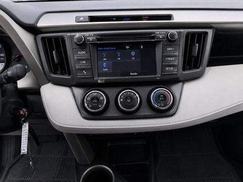 Used 2015 Toyota RAV4 LE AWD/4WD image 13