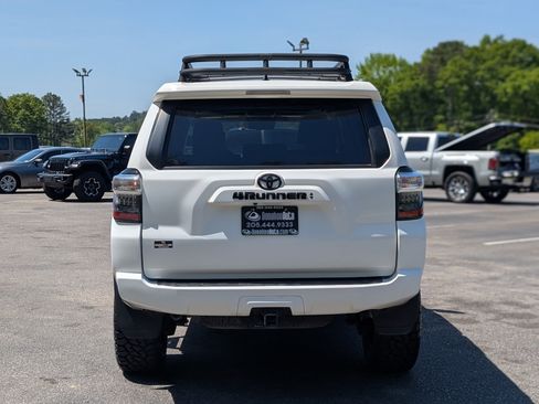 Used 2020 Toyota 4Runner SR5 Premium w/ Moonroof Package image 8