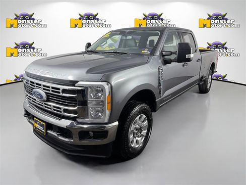 Used 2023 Ford F250 XLT image 1