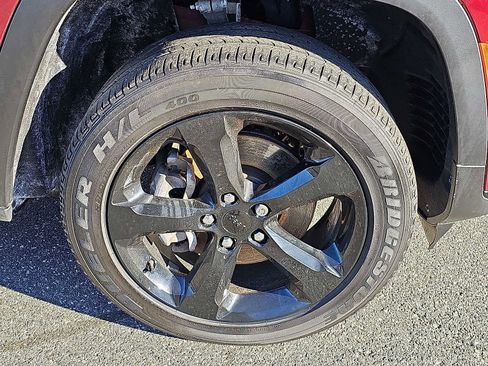 Used 2023 Jeep Grand Cherokee L Laredo image 8